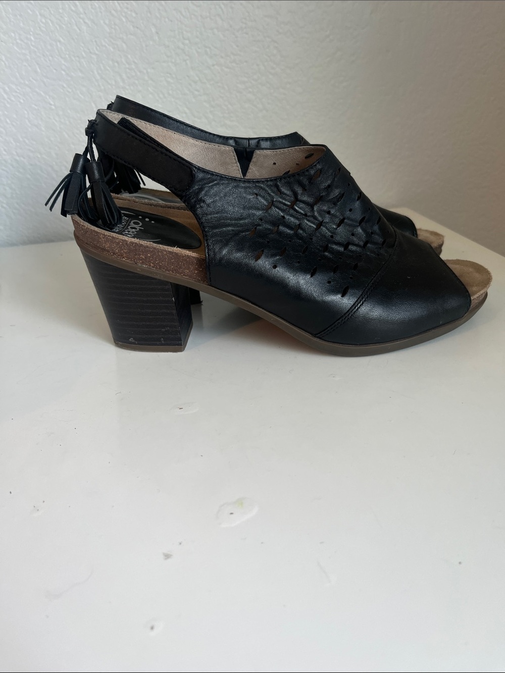Abeo Black Leather Perforated Open-Toe Slingback Sandals - Picture 3 of 8